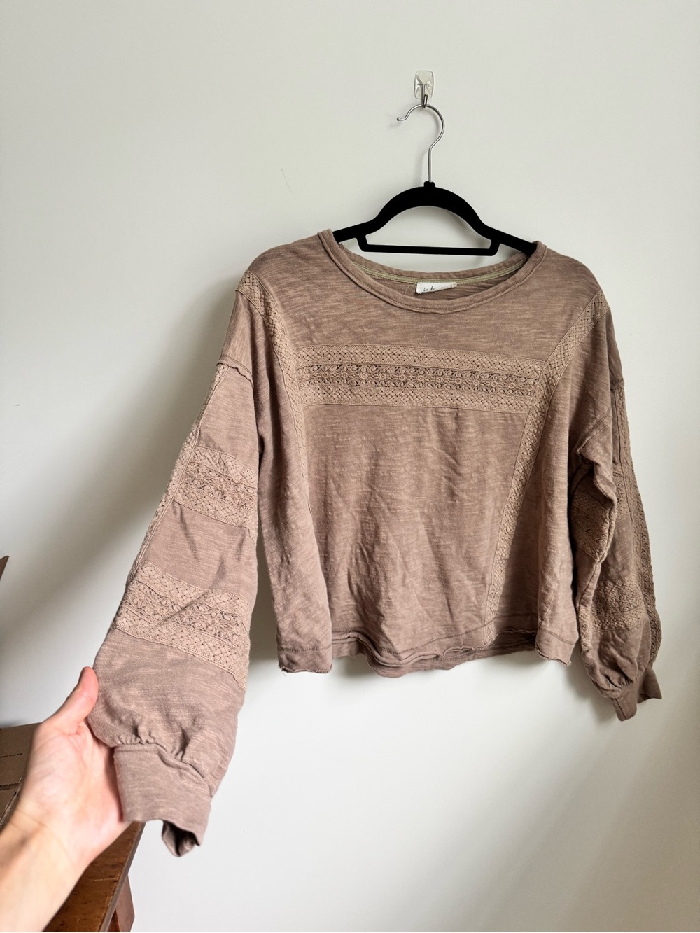 Women's Lace-Panel Pullover Sweatshirt - Taupe says size large but fits like a m